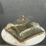 مضيفة مع غطاء زجاج